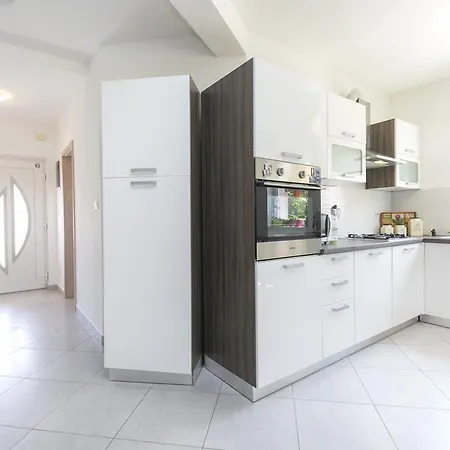 Apartament Elina