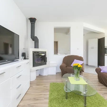 Apartament Elina *